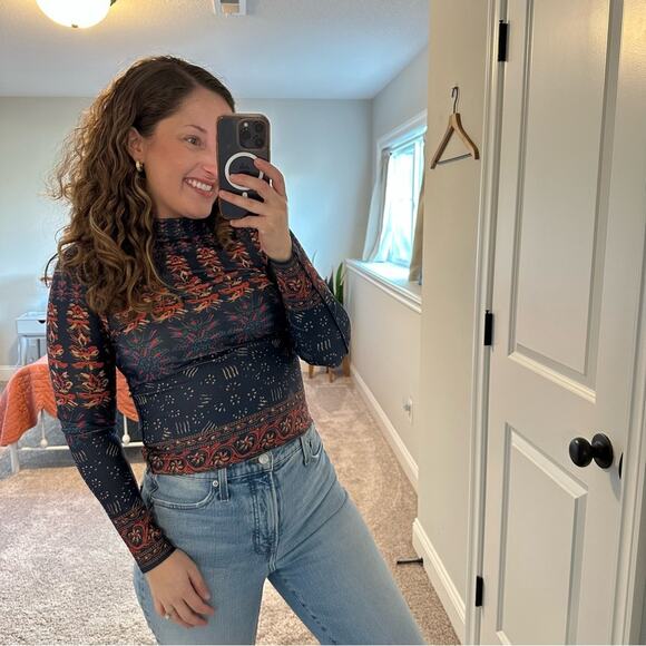 Hunter Bell Blue Orange Red Printed Turtleneck Long Sleeve Top Small - Picture 2 of 13